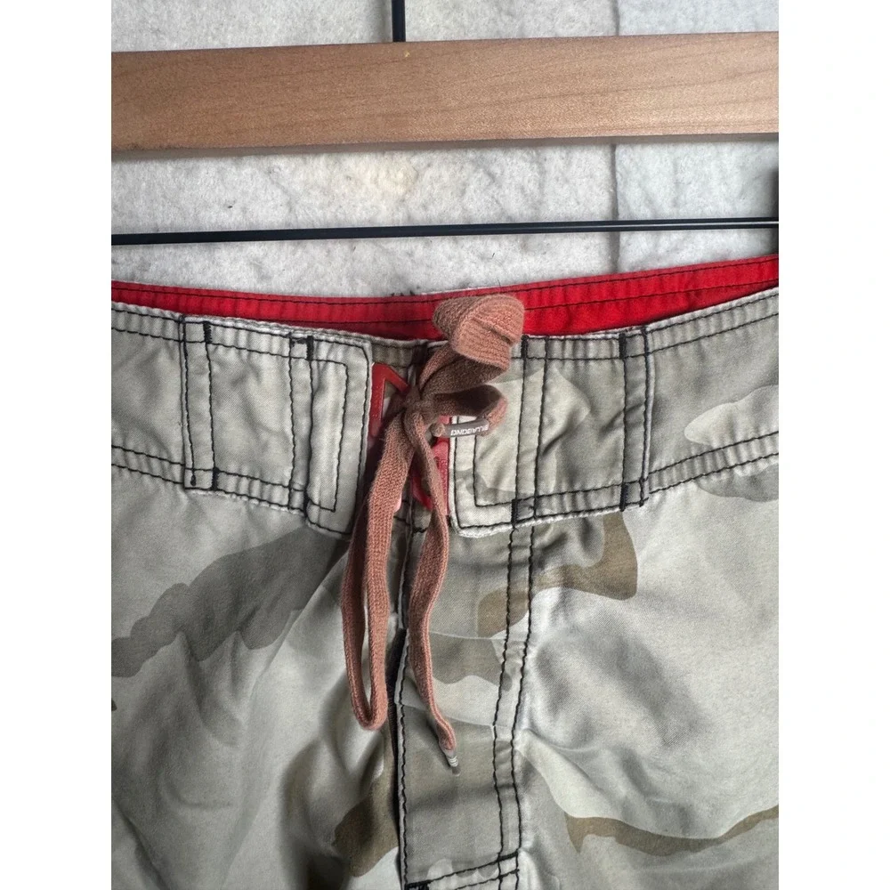 Billabong Mens Board Shorts Size 42 Camo Floral Cargo Swim Trunks M124UHAP